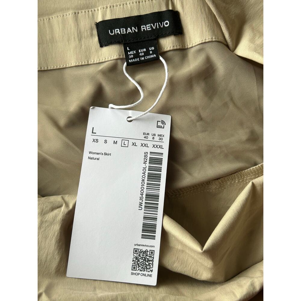 Urban Revivo Ruched Midi Fishtail Skirt Beige Size 8 Slit Detail Chic
⸻ - Picture 9 of 9